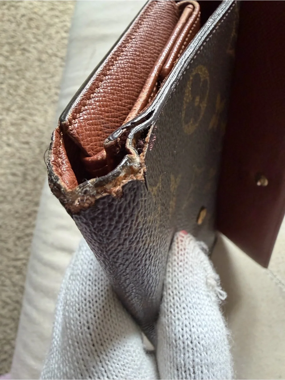 Authentic Louis Vuitton Monogram International Wallet